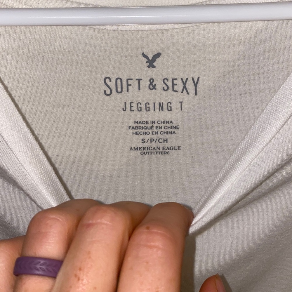 White soft & sexy American eagle long sleeve shirt